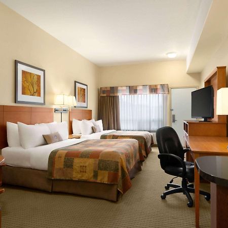 Ramada By Wyndham Drayton Valley Dış mekan fotoğraf