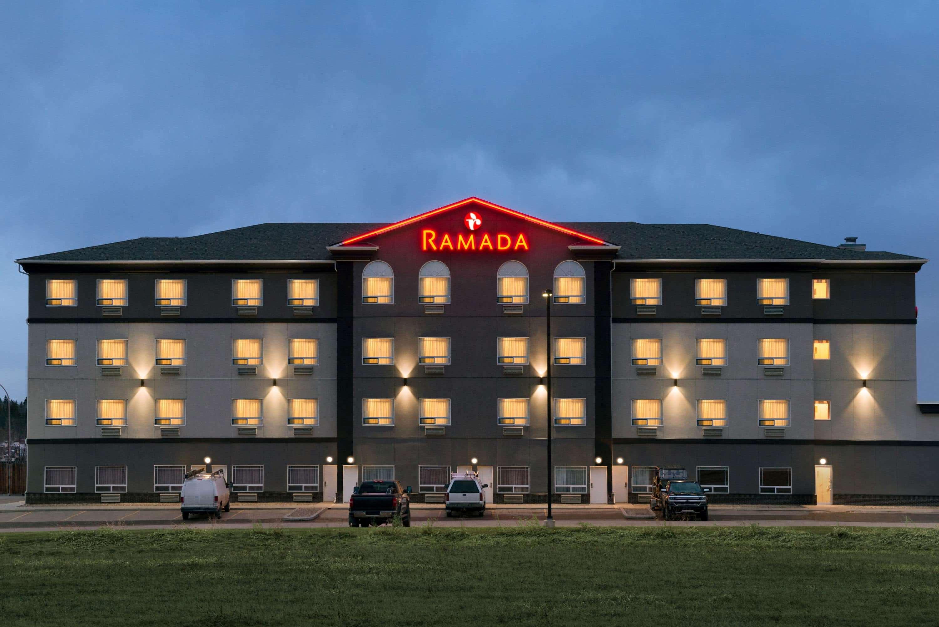 Ramada By Wyndham Drayton Valley Dış mekan fotoğraf