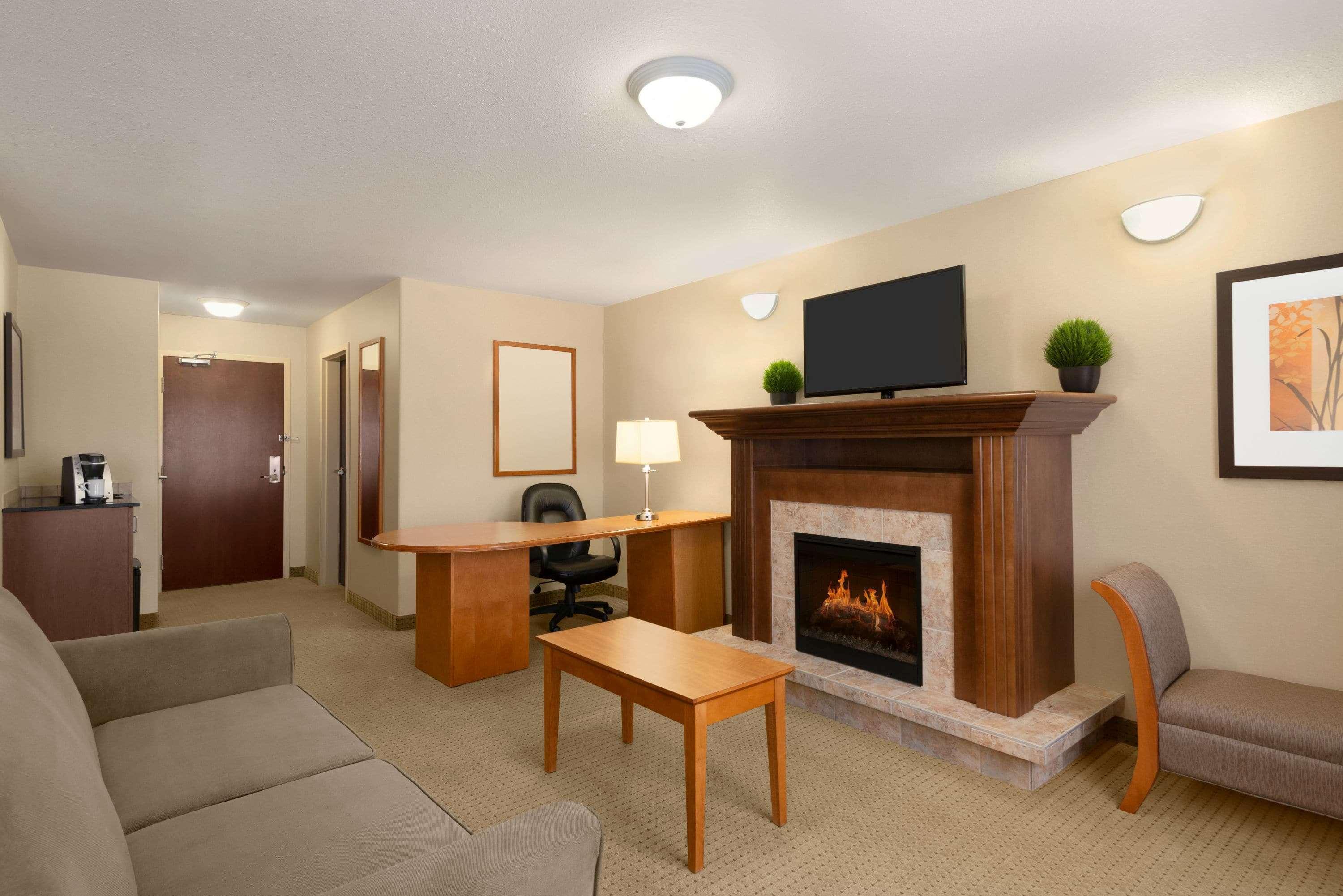 Ramada By Wyndham Drayton Valley Dış mekan fotoğraf