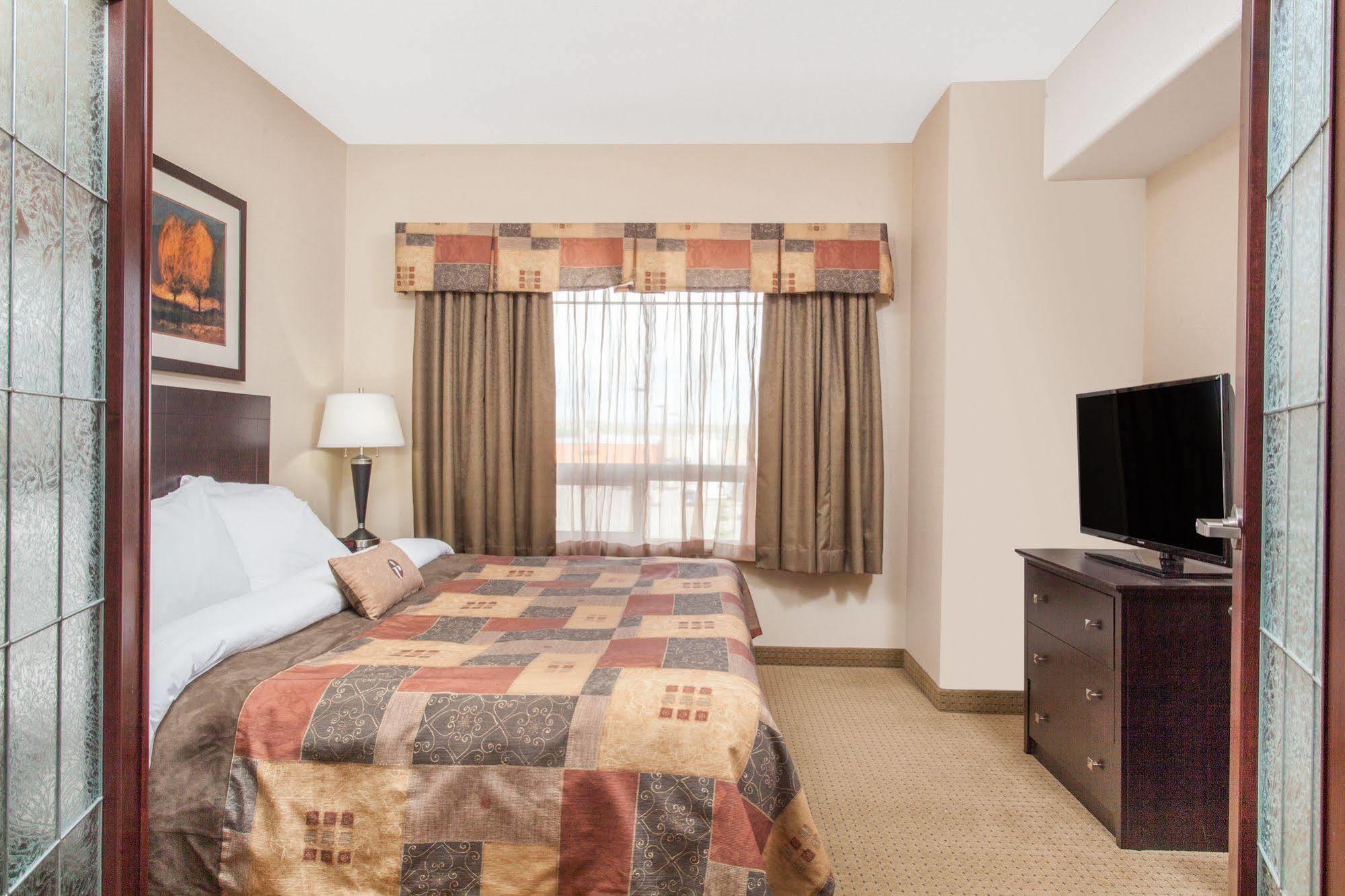 Ramada By Wyndham Drayton Valley Dış mekan fotoğraf